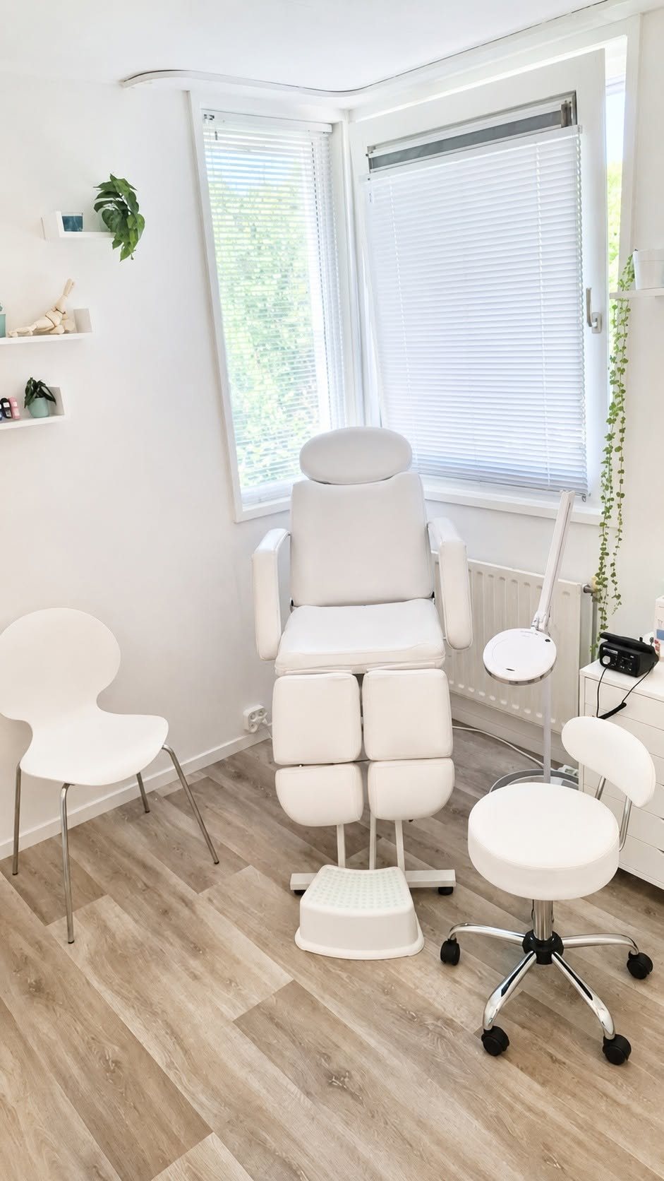 De lichte behandelruimte van Pedicure Flow Ine in Zoetermeer